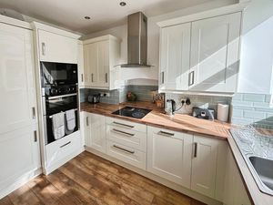 Kitchen- click for photo gallery